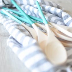 Painted Ombre Wood Spoons are a simple and inexpensive project |A Burst of Beautiful