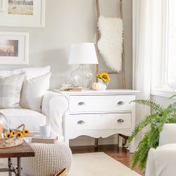 This beautiful modern farmhouse embraces fall with subtle hints of the season