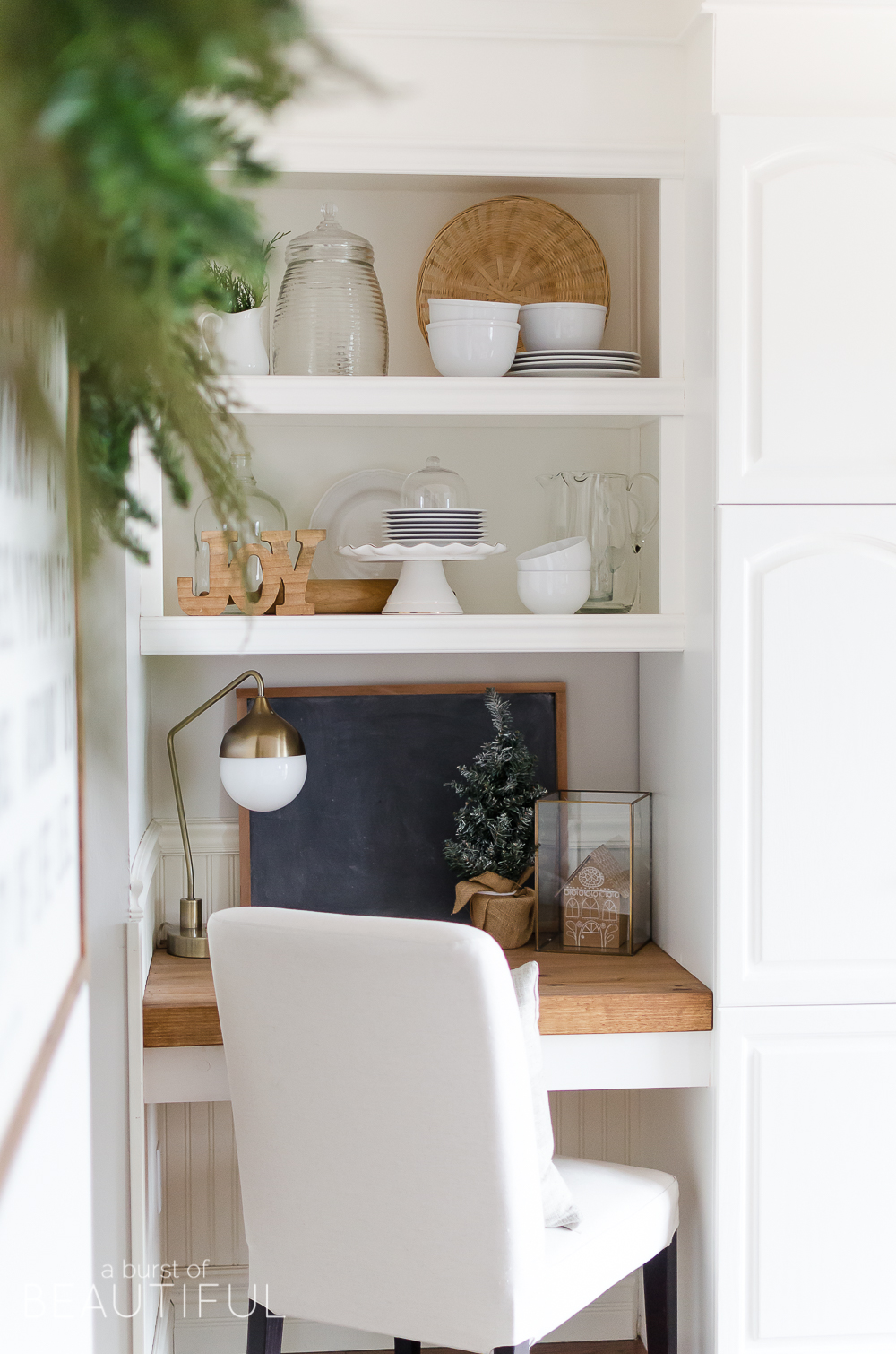 A simple Christmas kitchen with farmhouse charm