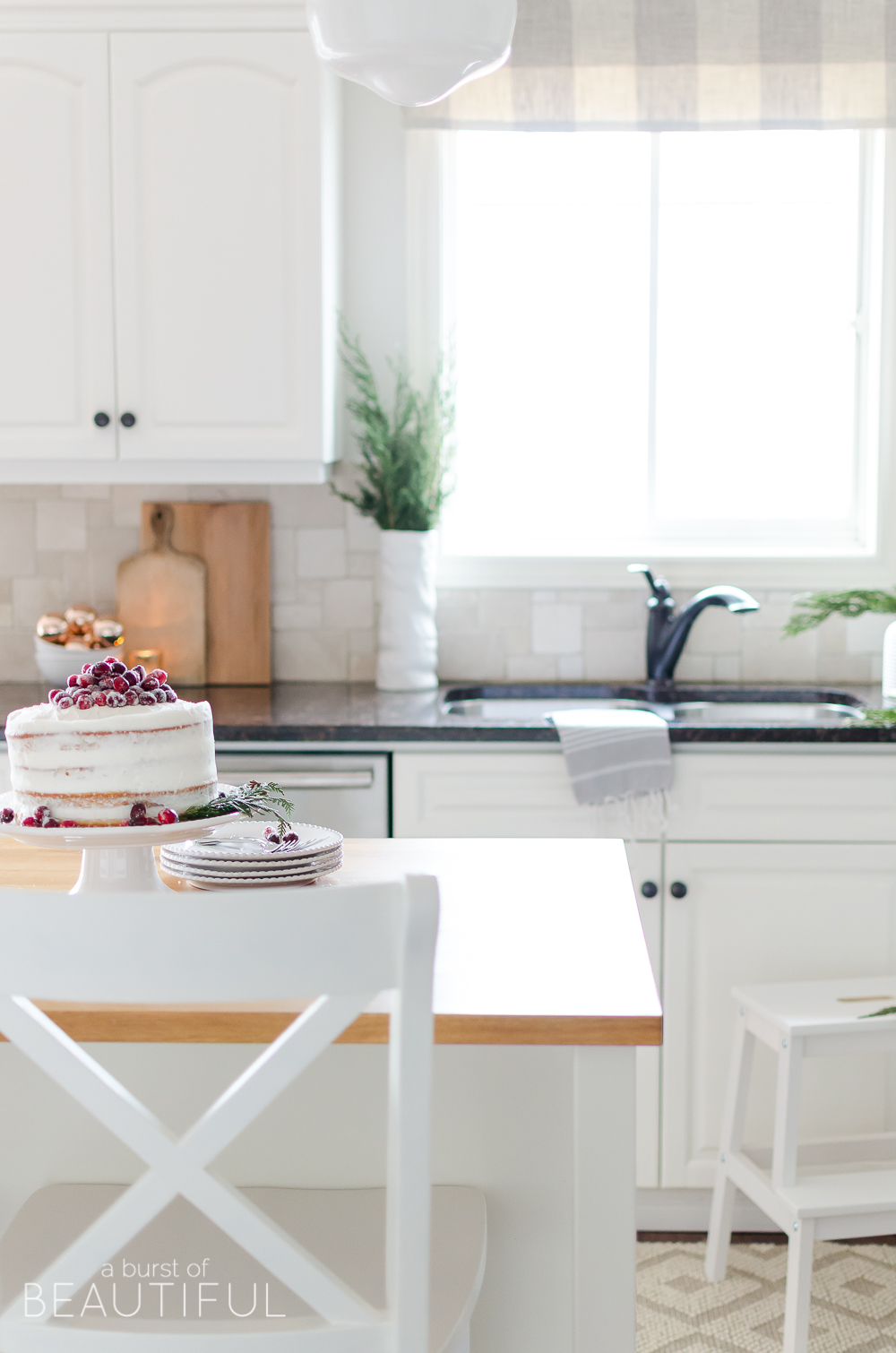 A simple Christmas kitchen with farmhouse charm