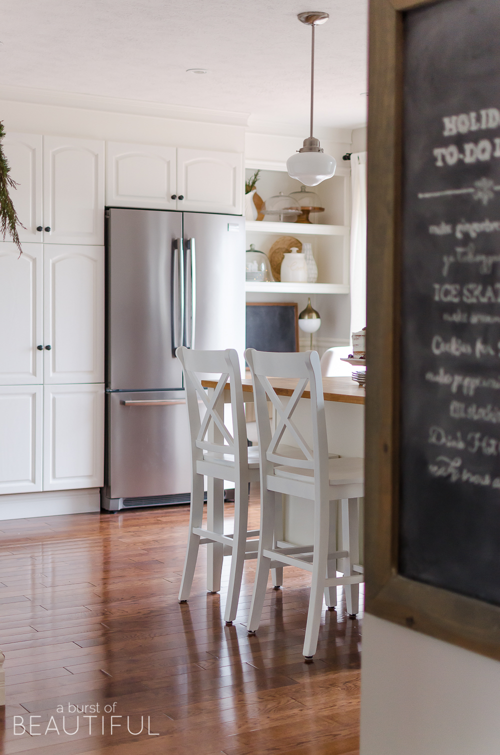 A simple Christmas kitchen with farmhouse charm