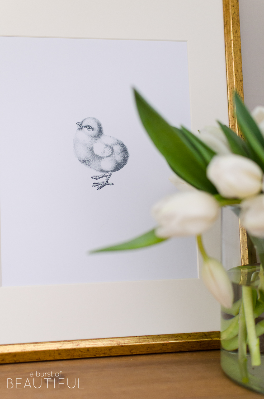 A simple sketch of a baby chick is a subtle nod to the Easter holiday. Download it here, along with 29 other free Easter printables. 