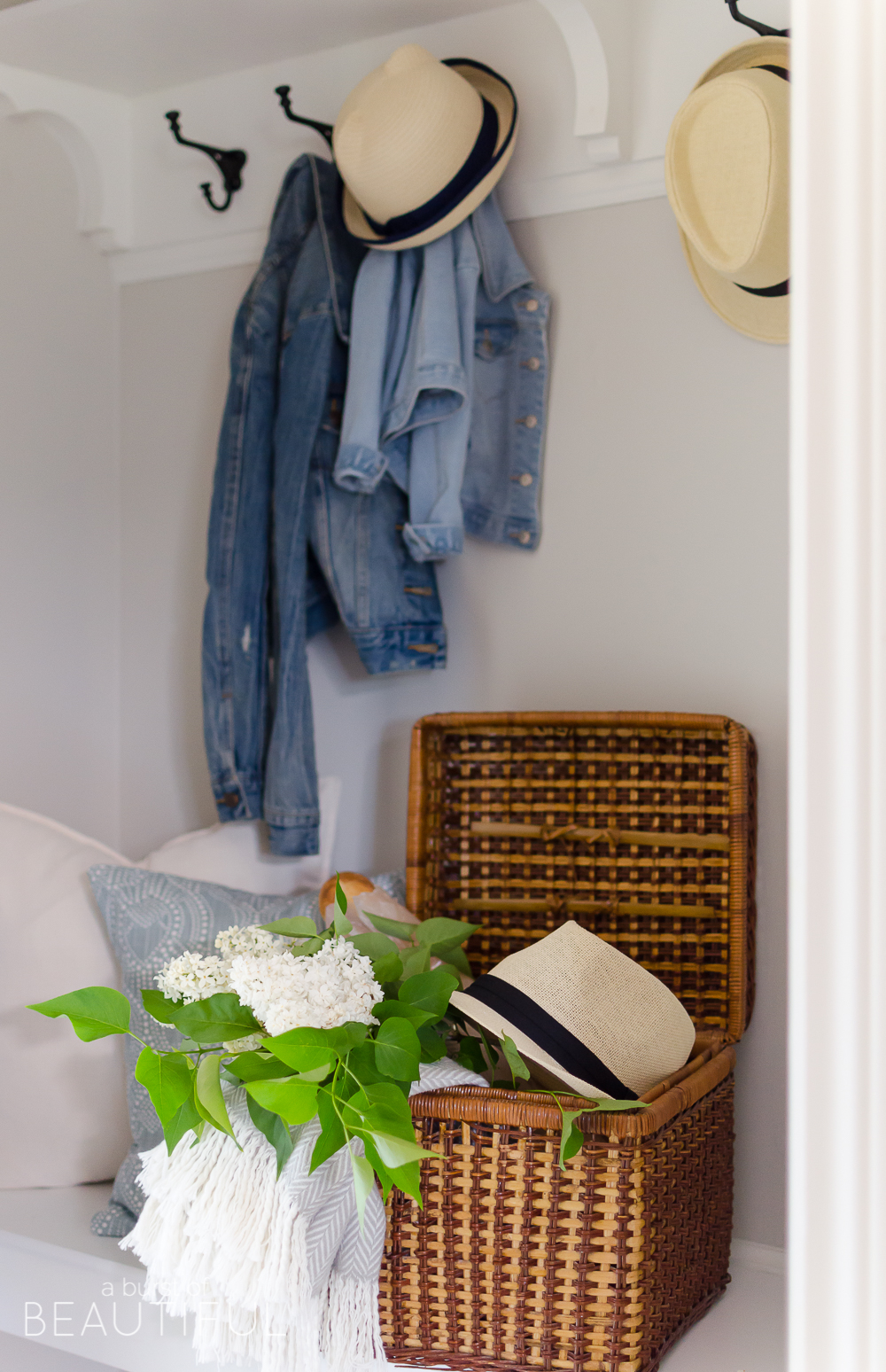 Summer Home Tour | Easy Summer Entryway
