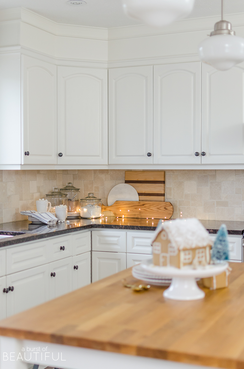 Simple Decorating Ideas for a Festive Christmas Kitchen