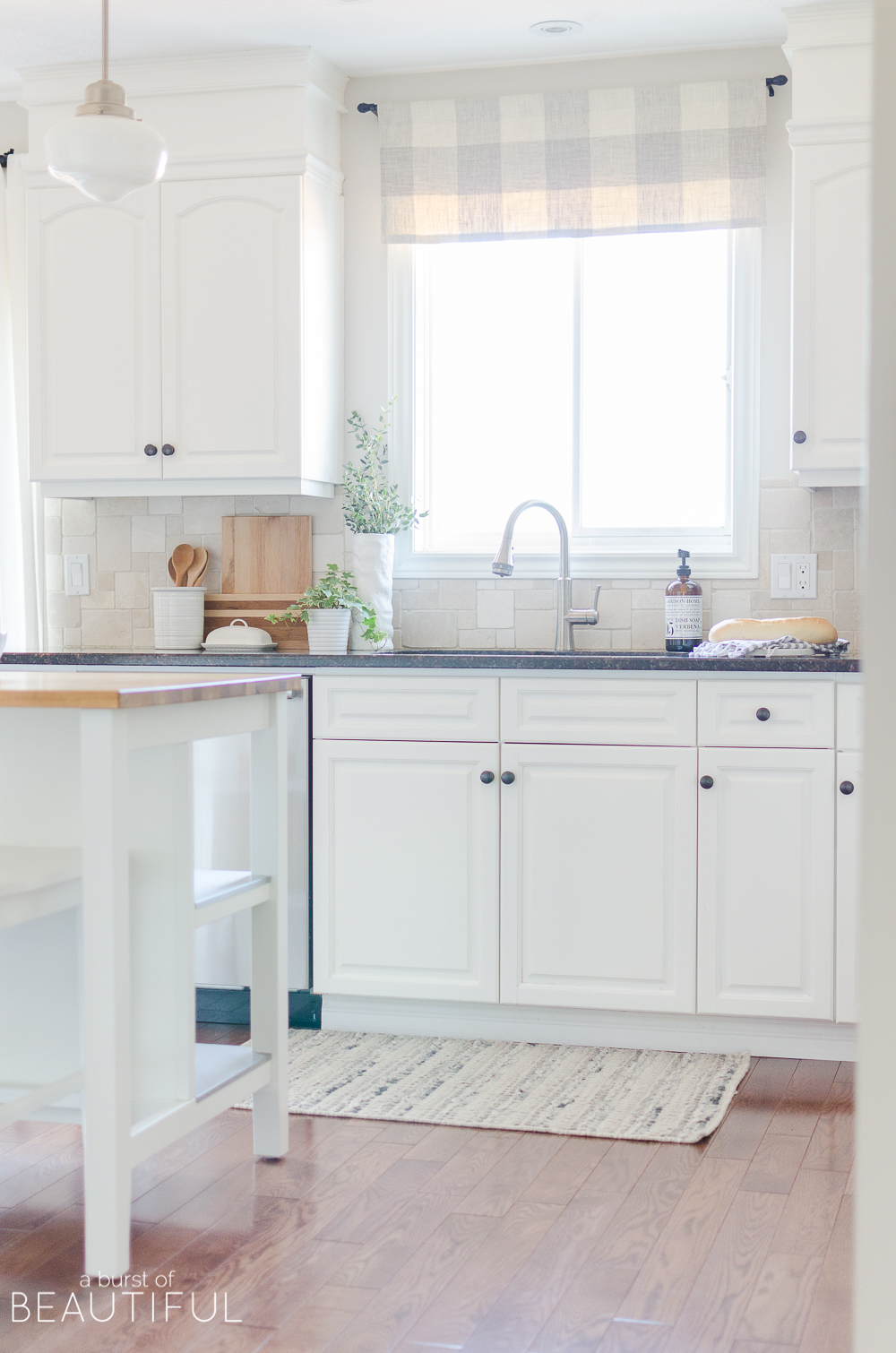 A few subtle changes are all you need to welcome the spring season into your home. Join us on our spring home tour, along with 25 other bloggers to find inspiration and spring decor ideas.