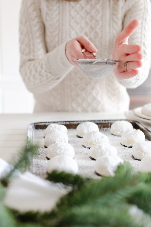 Melt-In-Your-Mouth Shortbread Cookies with Icing Sugar