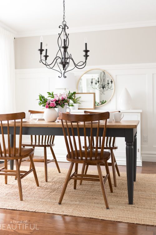 Simple and Inviting Tablescape