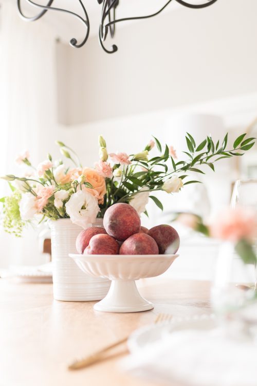20 Simple and Fresh Tablescape Ideas For Summer Entertaining