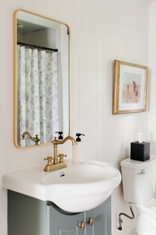 The Cottage Remodel – A Simple Cottage Bathroom